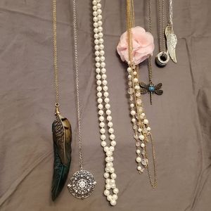 ✅ F R E E ✅ W/ ANY BUNDLE 💕💕💕